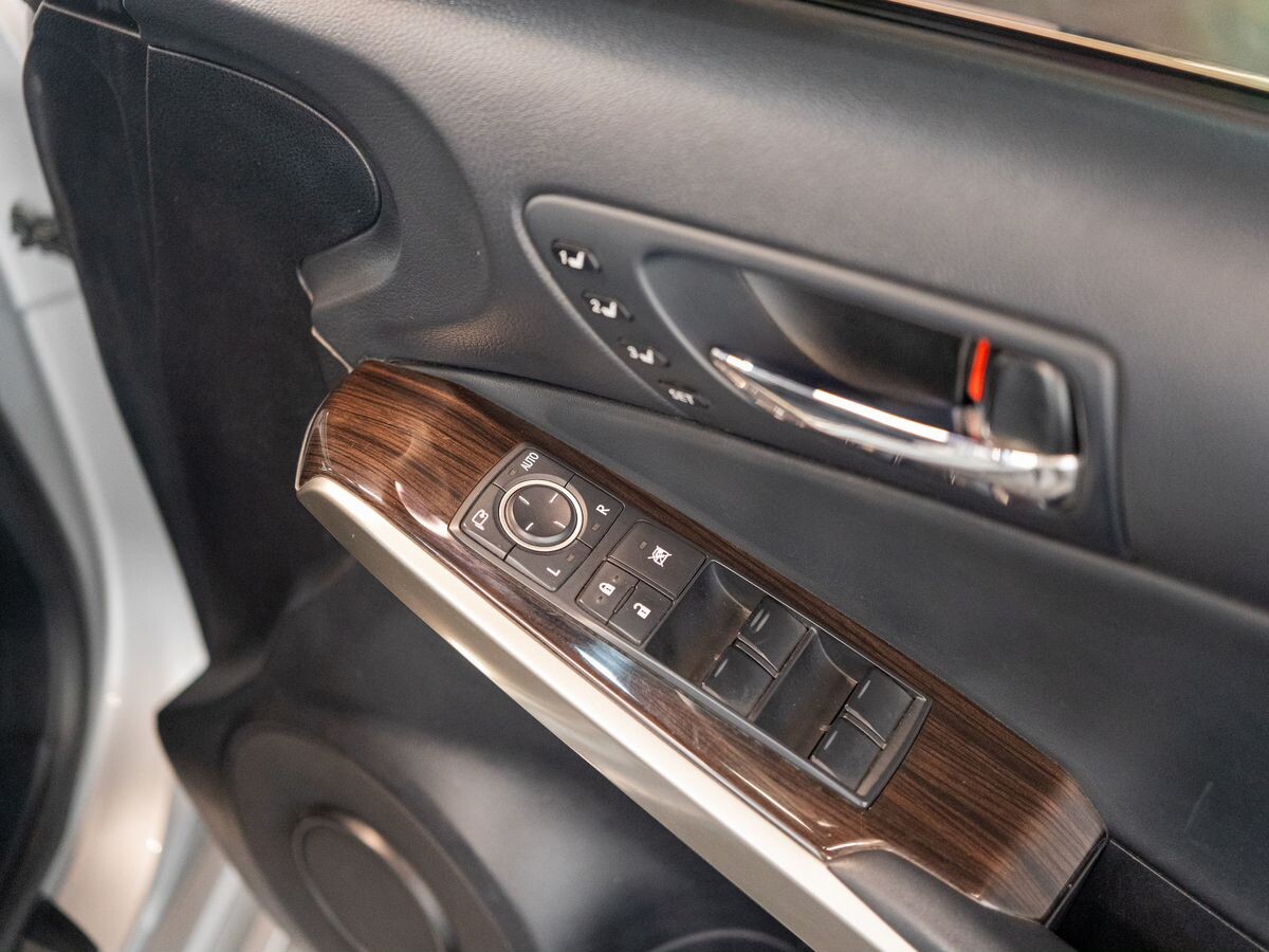 Lexus IS200t 2016 - фото автомобиля