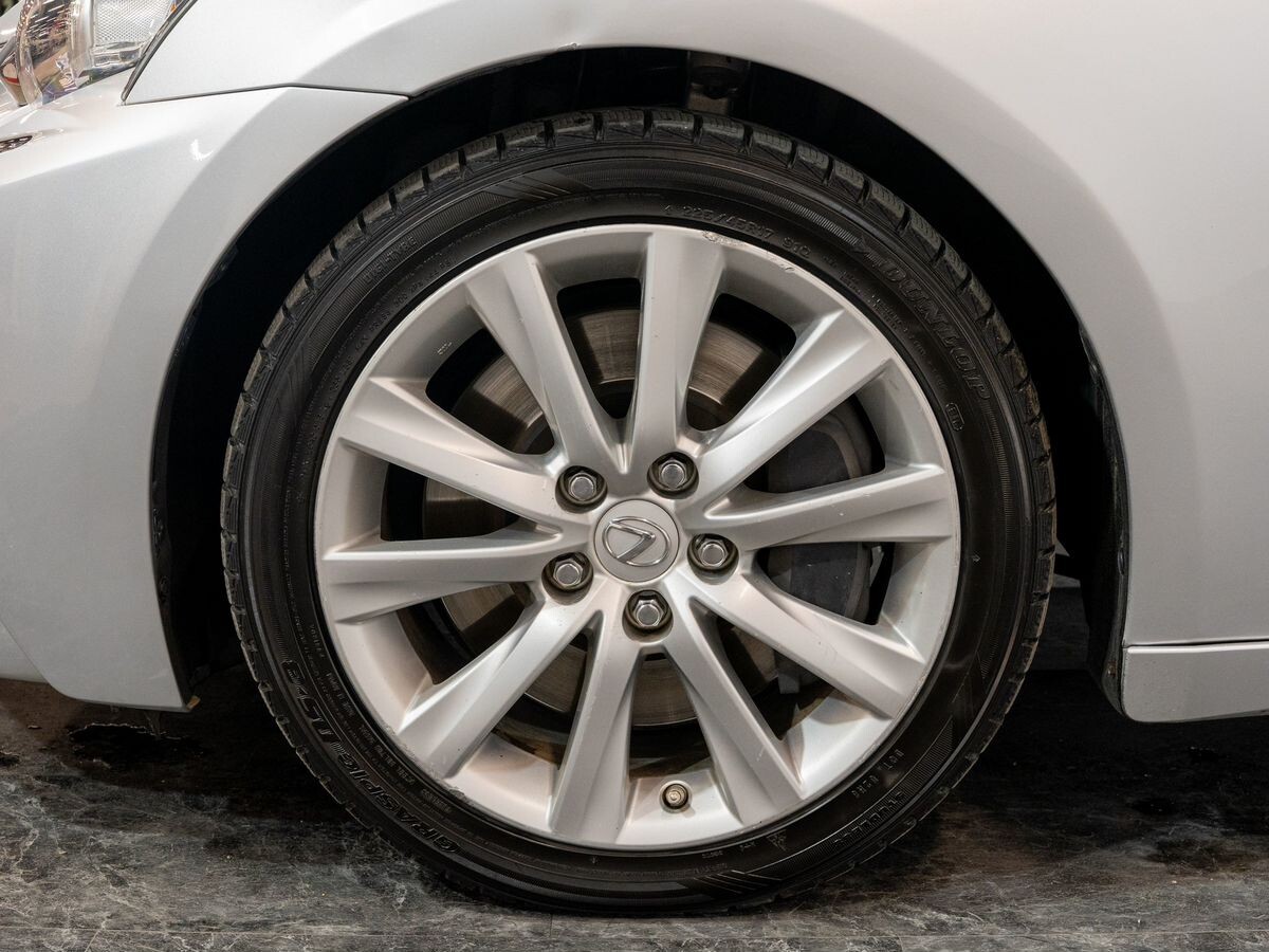 Lexus IS200t 2016 - фото автомобиля