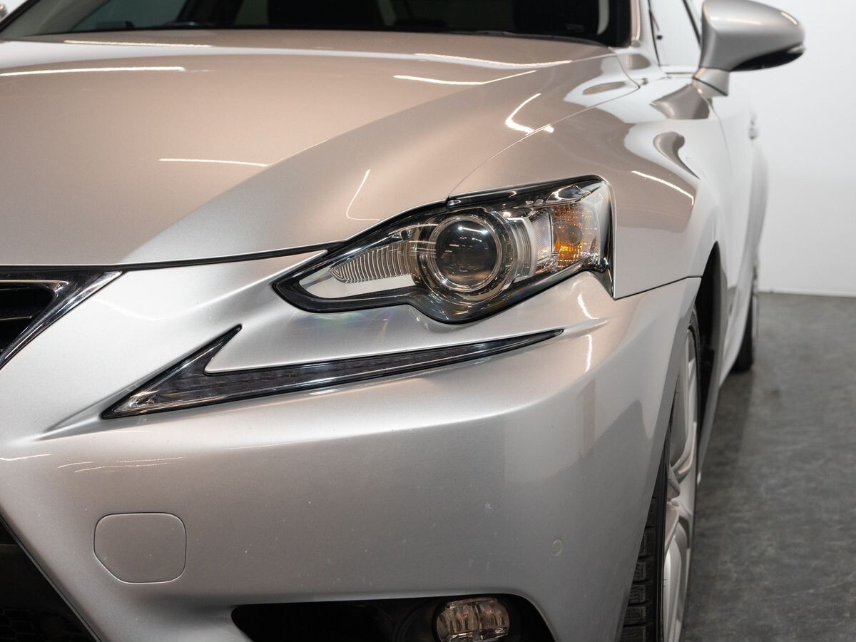 Lexus IS200t 2016 - фото автомобиля