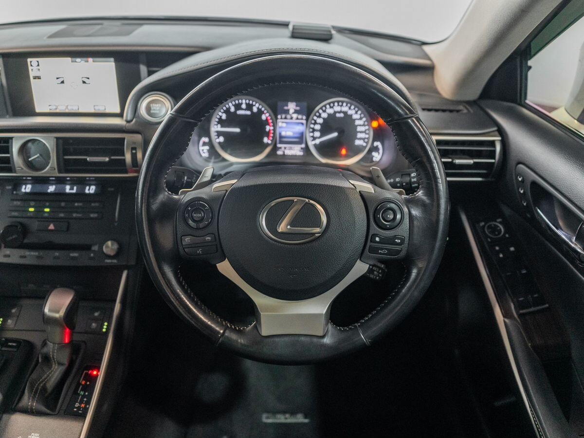 Lexus IS200t 2016 - фото автомобиля