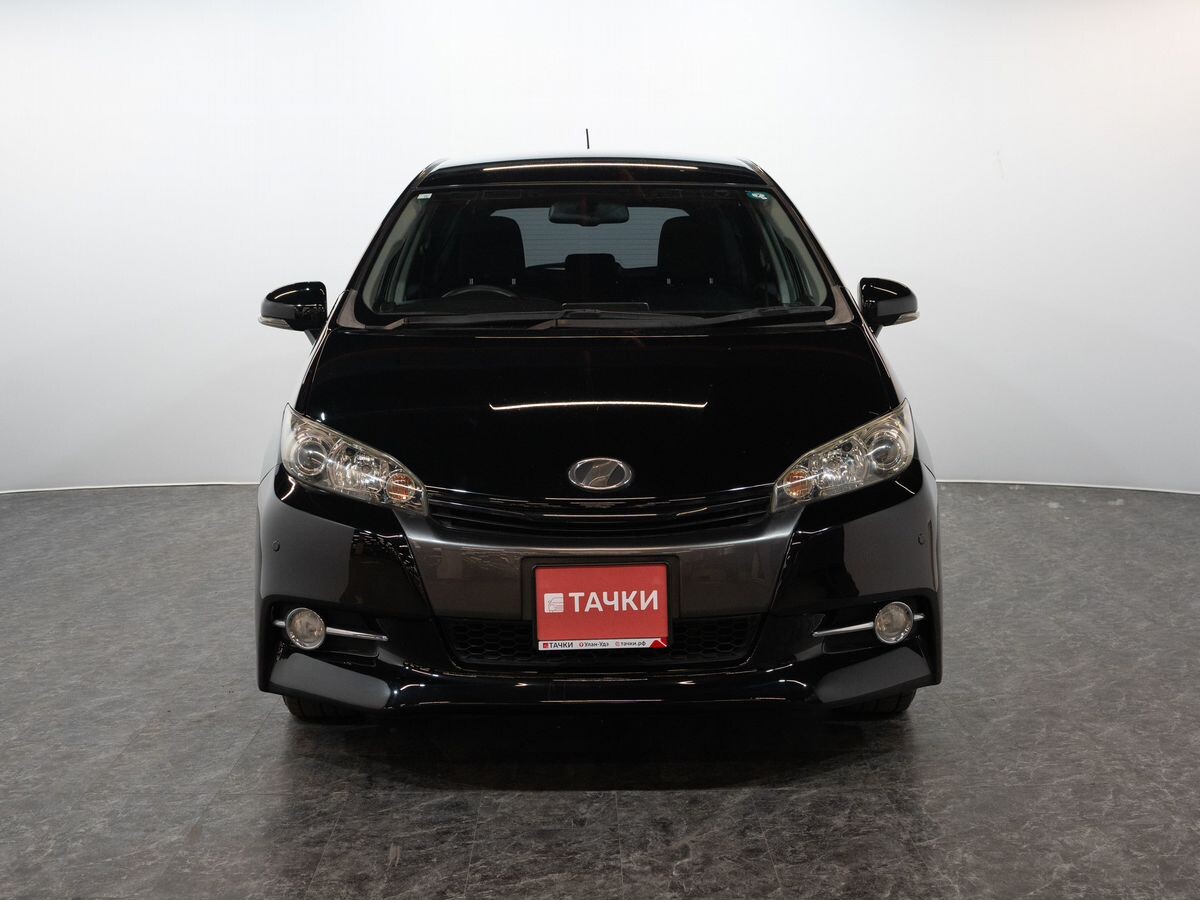 Toyota Wish 2012 - фото автомобиля