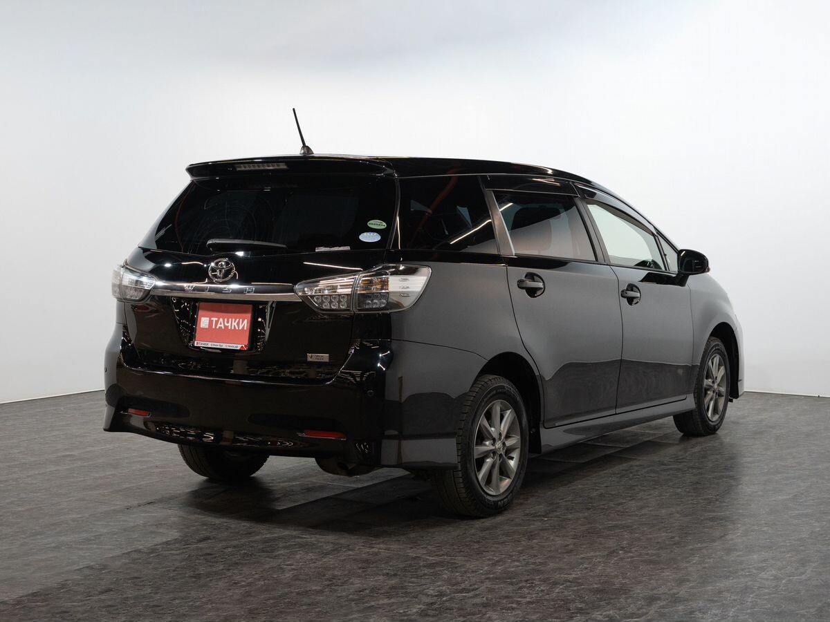 Toyota Wish 2012 - фото автомобиля