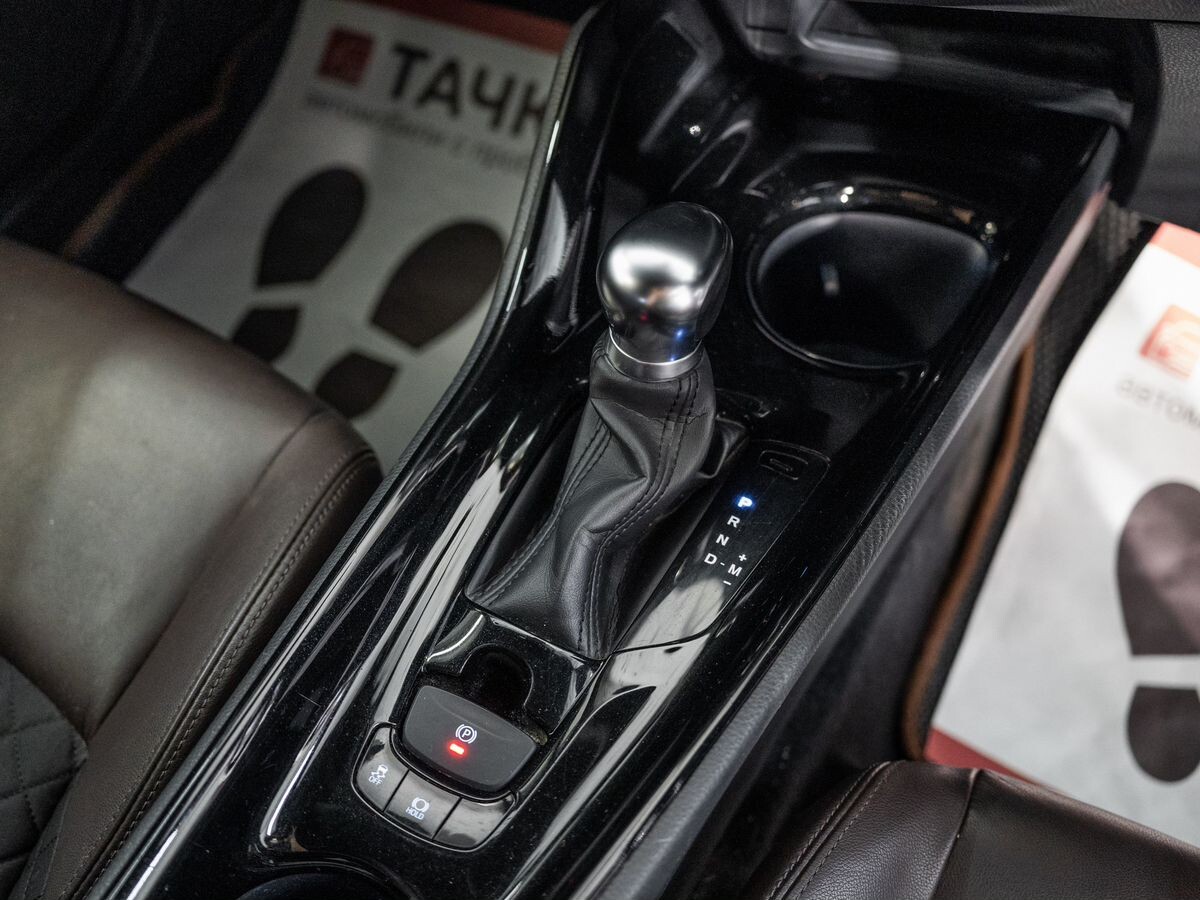 Toyota C-HR 2019 - фото автомобиля