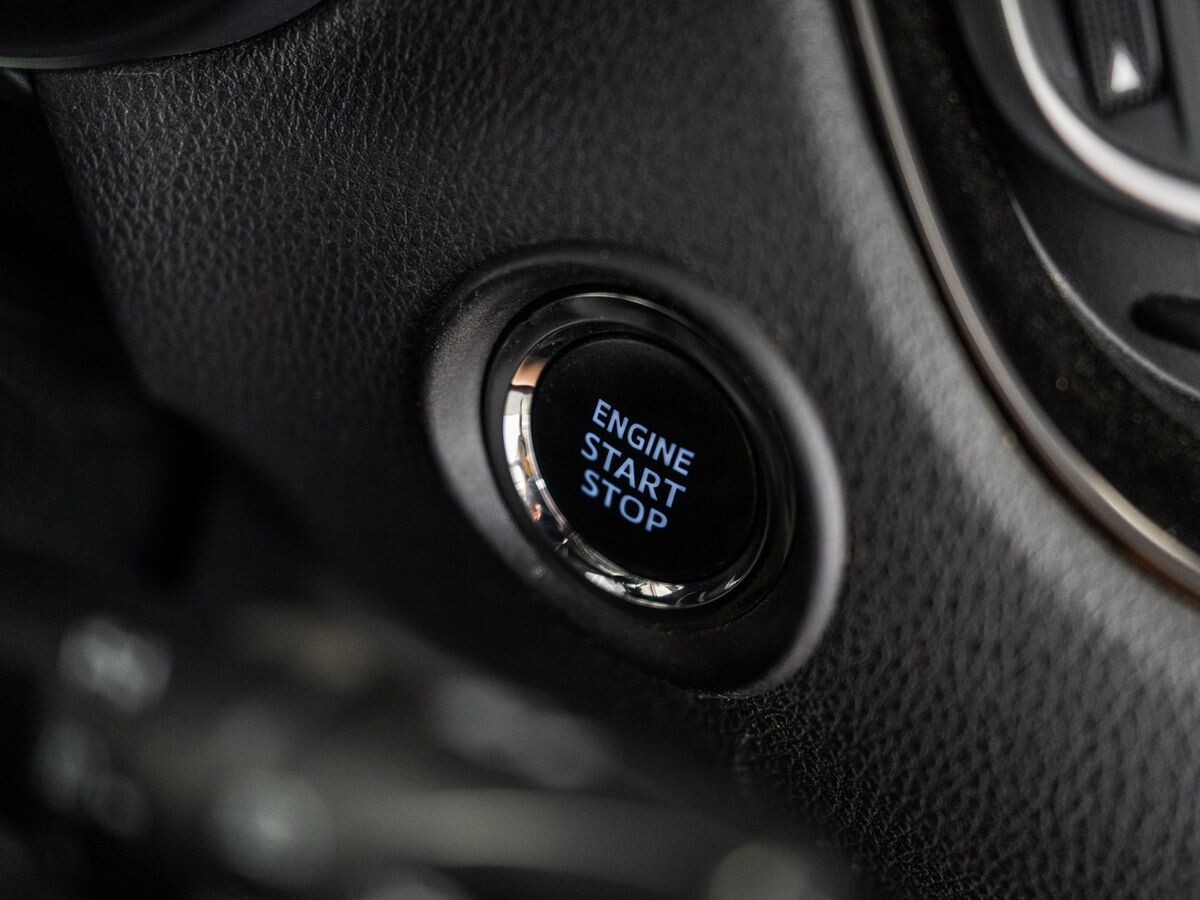 Toyota C-HR 2019 - фото автомобиля