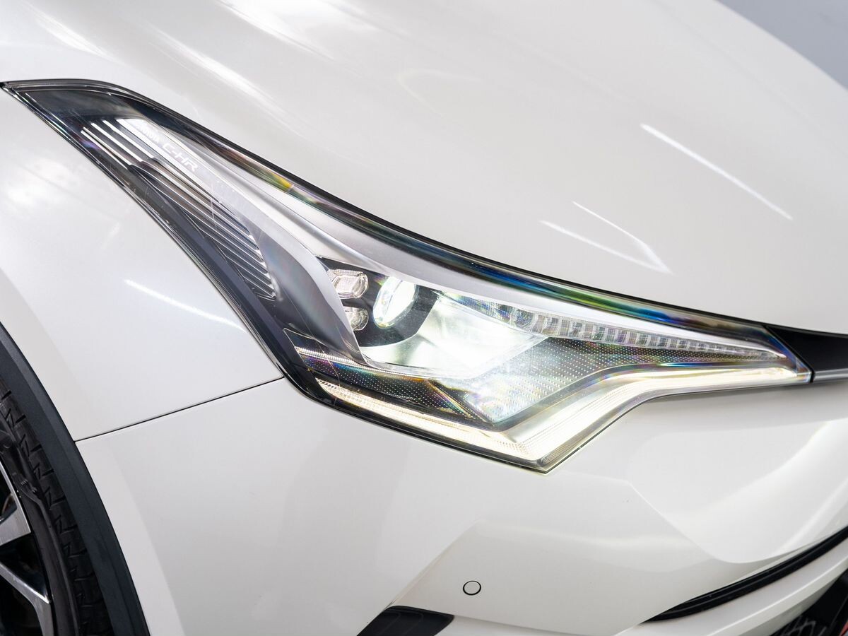 Toyota C-HR 2019 - фото автомобиля