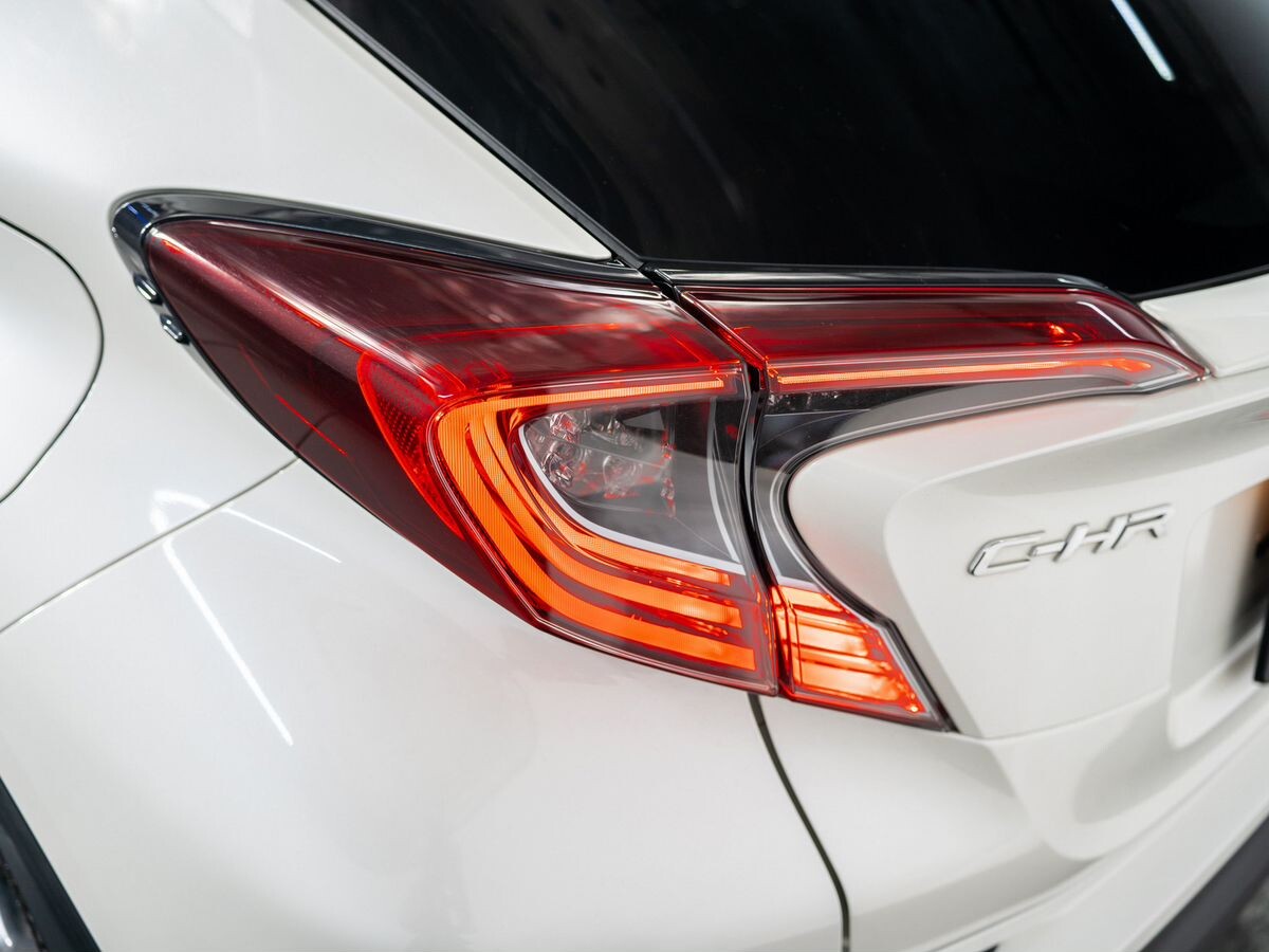 Toyota C-HR 2019 - фото автомобиля