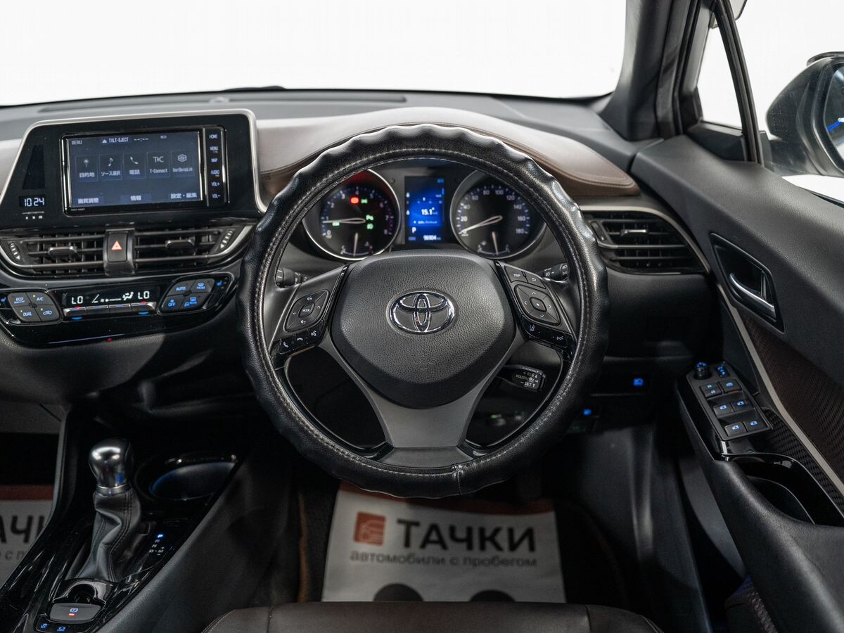 Toyota C-HR 2019 - фото автомобиля