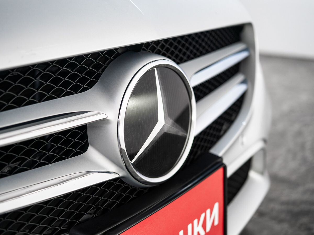Mercedes-Benz C-Class 2018 - фото автомобиля