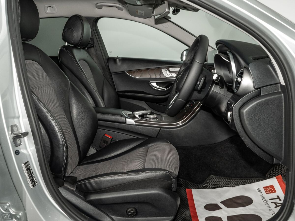 Mercedes-Benz C-Class 2018 - фото автомобиля