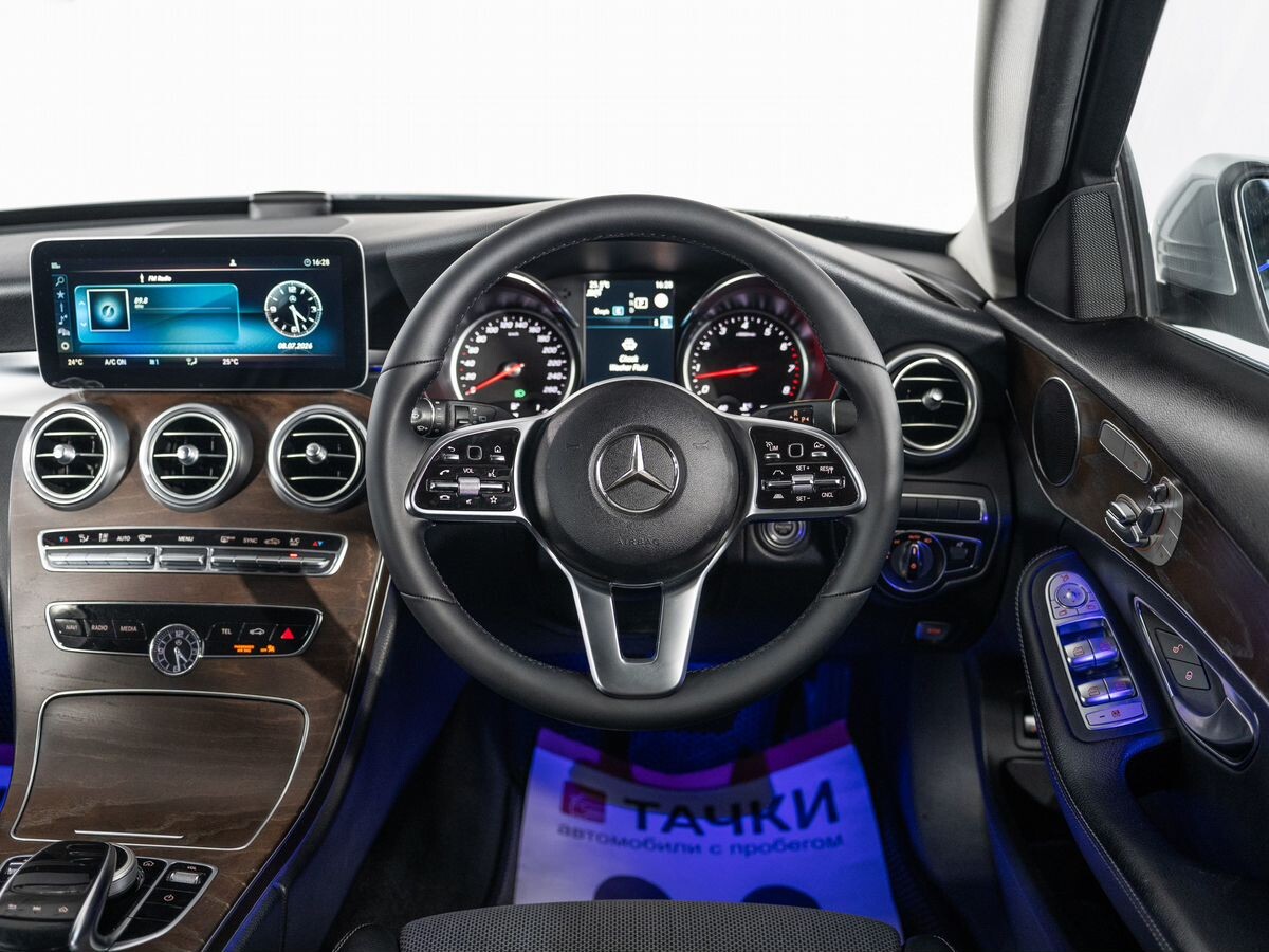 Mercedes-Benz C-Class 2018 - фото автомобиля