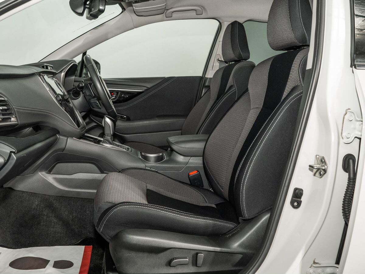 Subaru Outback 2022 - фото автомобиля