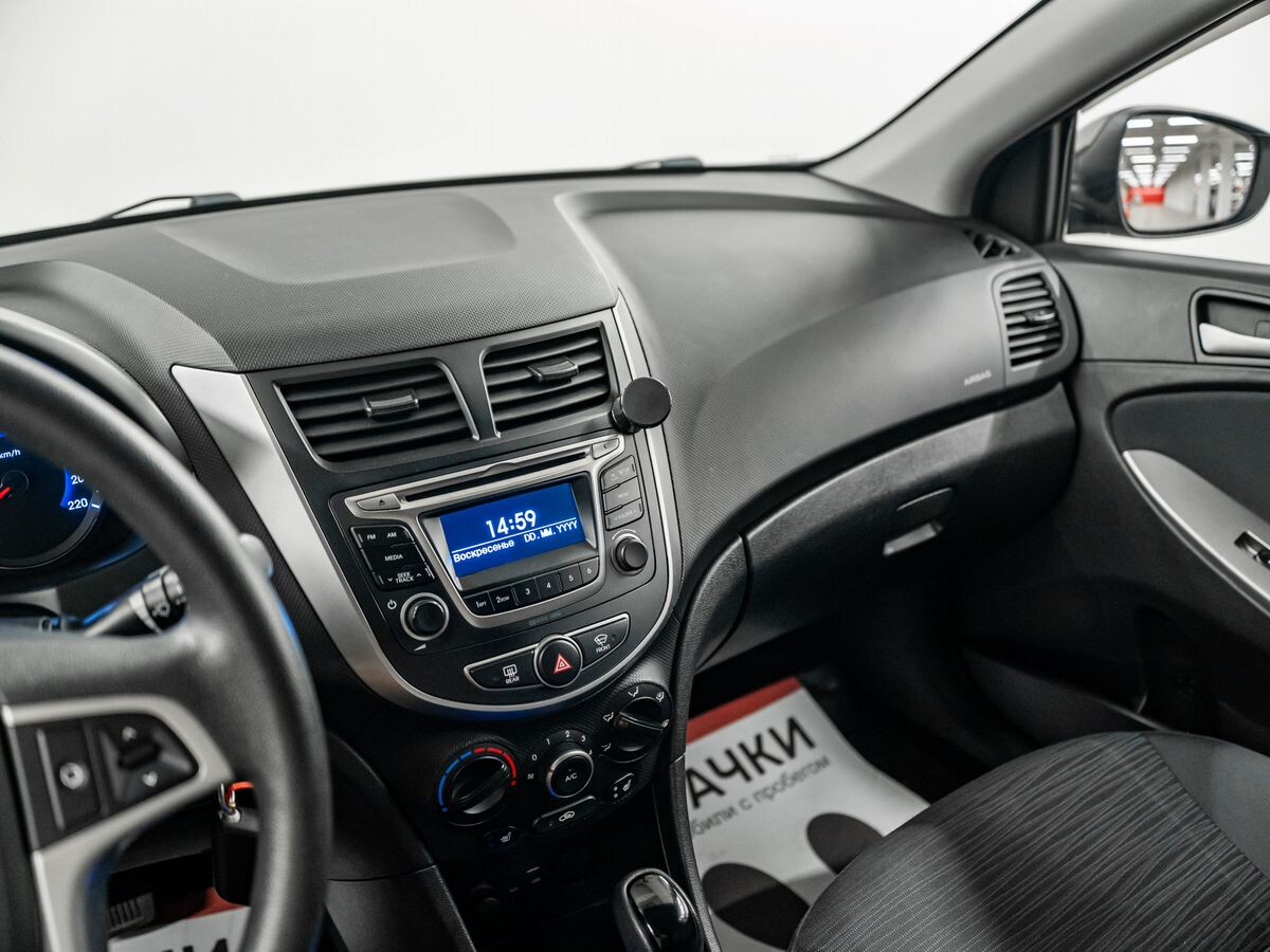Hyundai Solaris 2016 - фото автомобиля