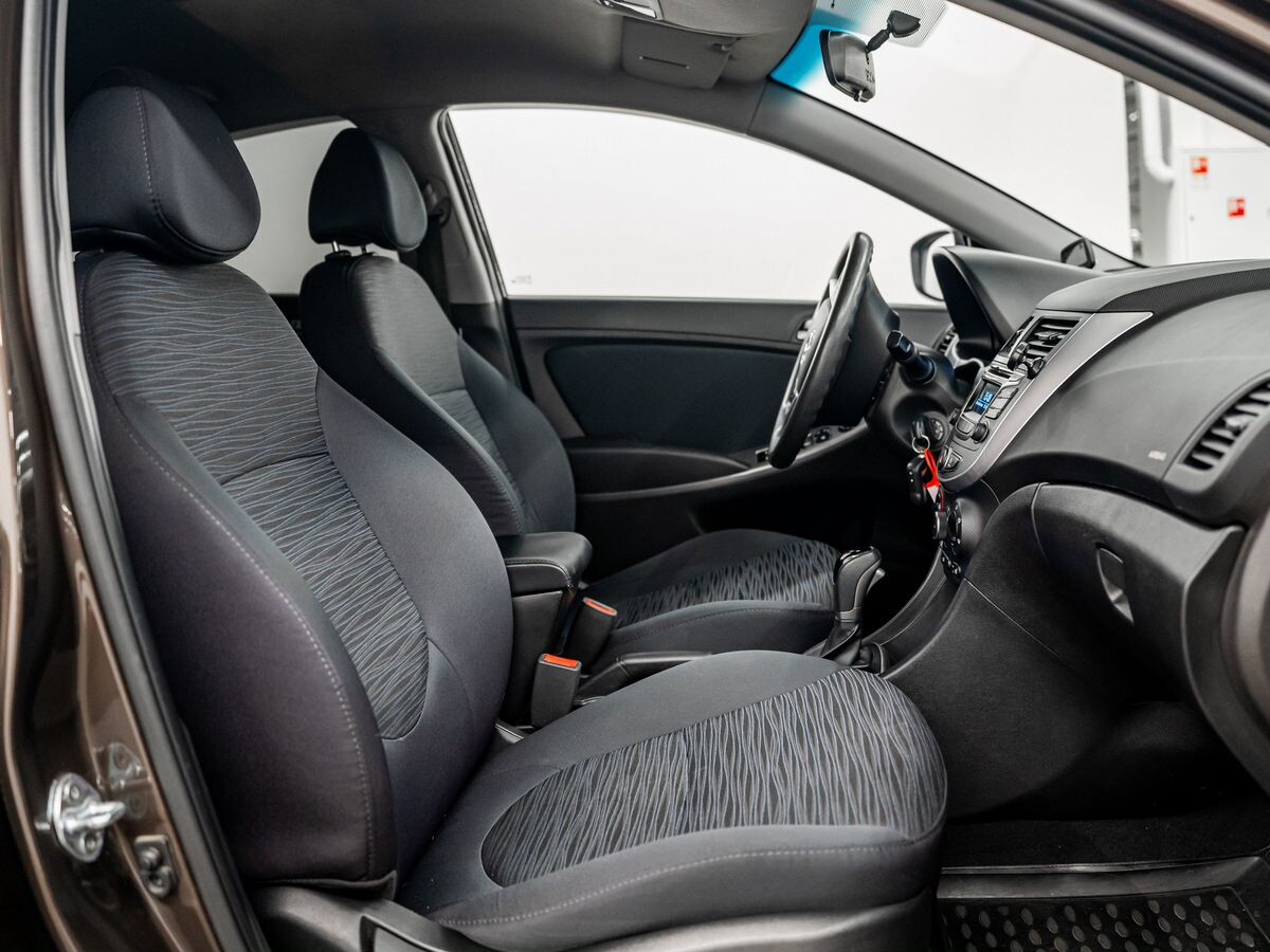 Hyundai Solaris 2016 - фото автомобиля