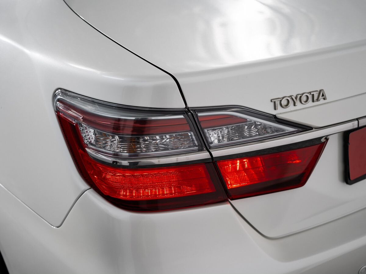 Toyota Camry 2017 - фото автомобиля