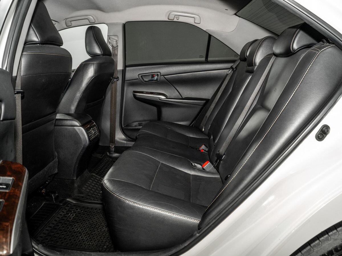 Toyota Camry 2017 - фото автомобиля