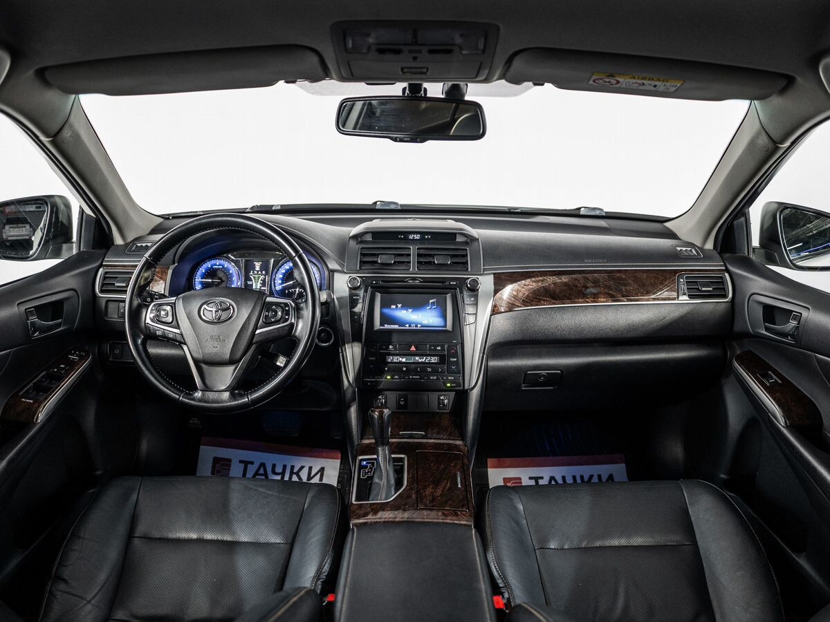 Toyota Camry 2017 - фото автомобиля