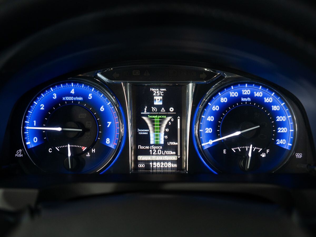 Toyota Camry 2017 - фото автомобиля