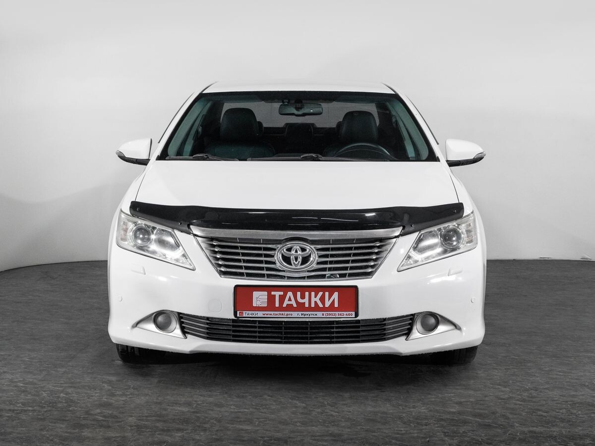 Toyota Camry 2012 - фото автомобиля