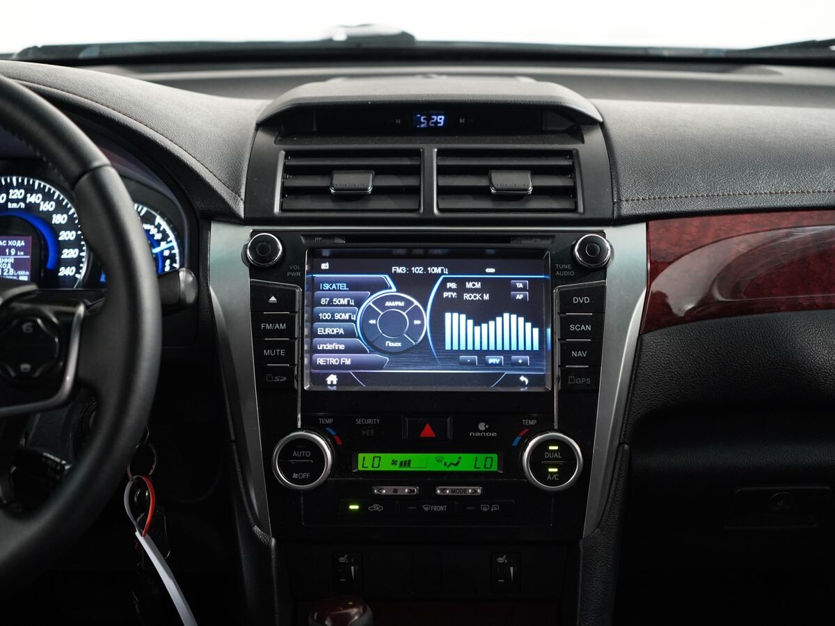 Toyota Camry 2012 - фото автомобиля