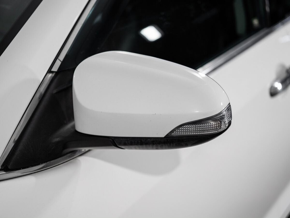 Toyota Camry 2012 - фото автомобиля
