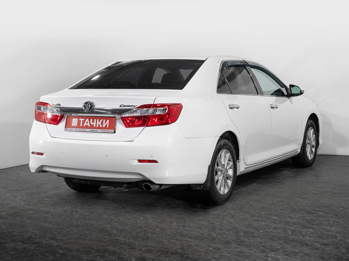 Toyota Camry 2012 - фото автомобиля