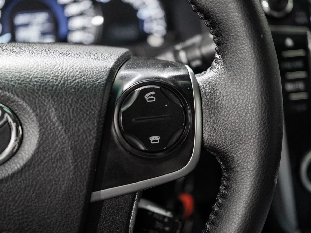 Toyota Camry 2012 - фото автомобиля