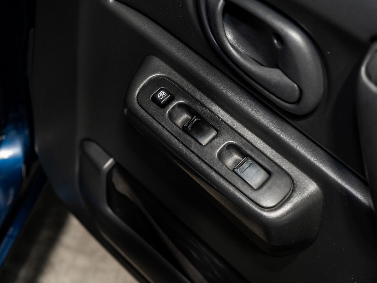 Suzuki Jimny 2011 - фото автомобиля