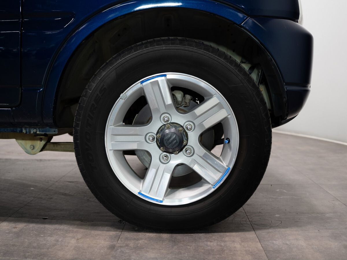 Suzuki Jimny 2011 - фото автомобиля