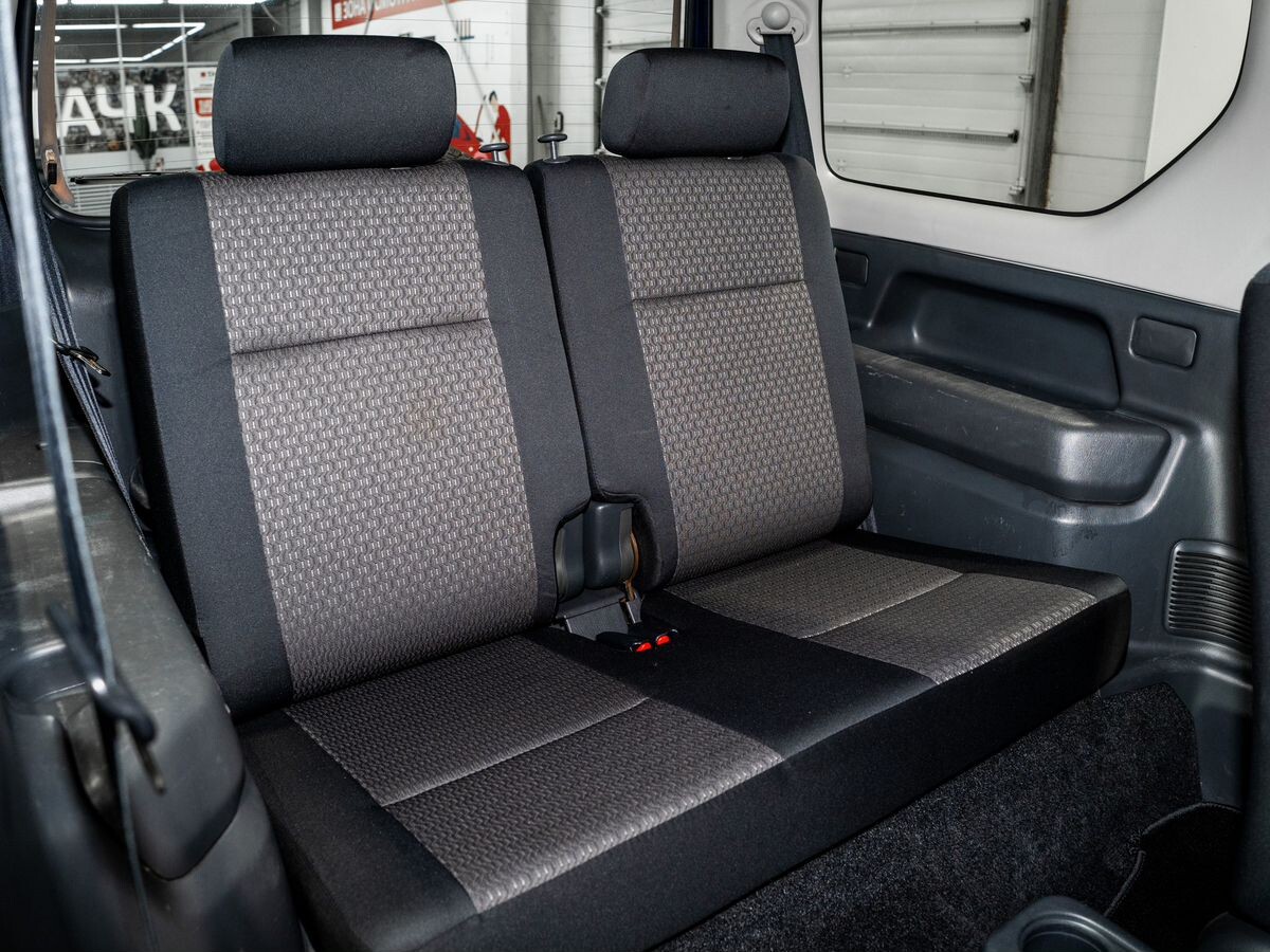 Suzuki Jimny 2011 - фото автомобиля