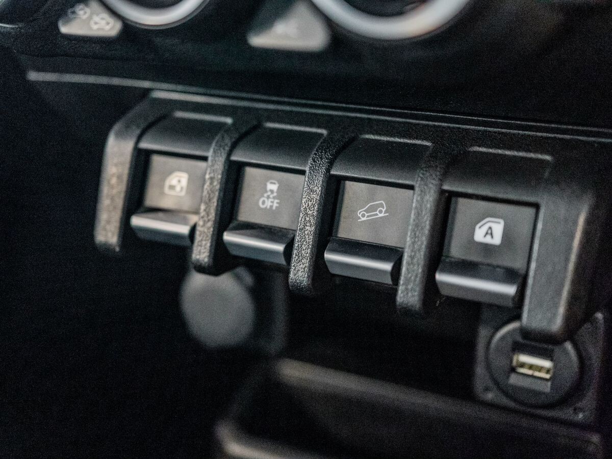 Suzuki Jimny Sierra 2019 - фото автомобиля