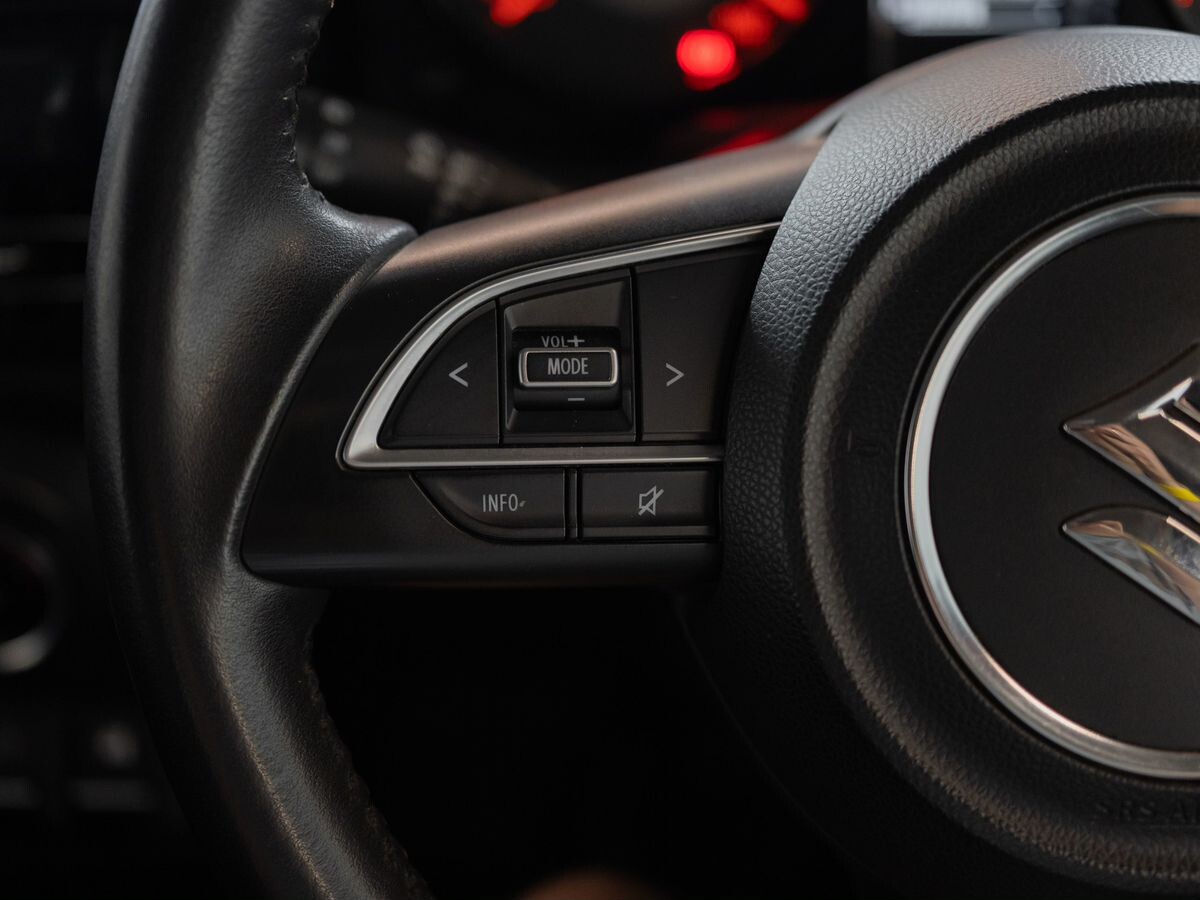 Suzuki Jimny Sierra 2019 - фото автомобиля