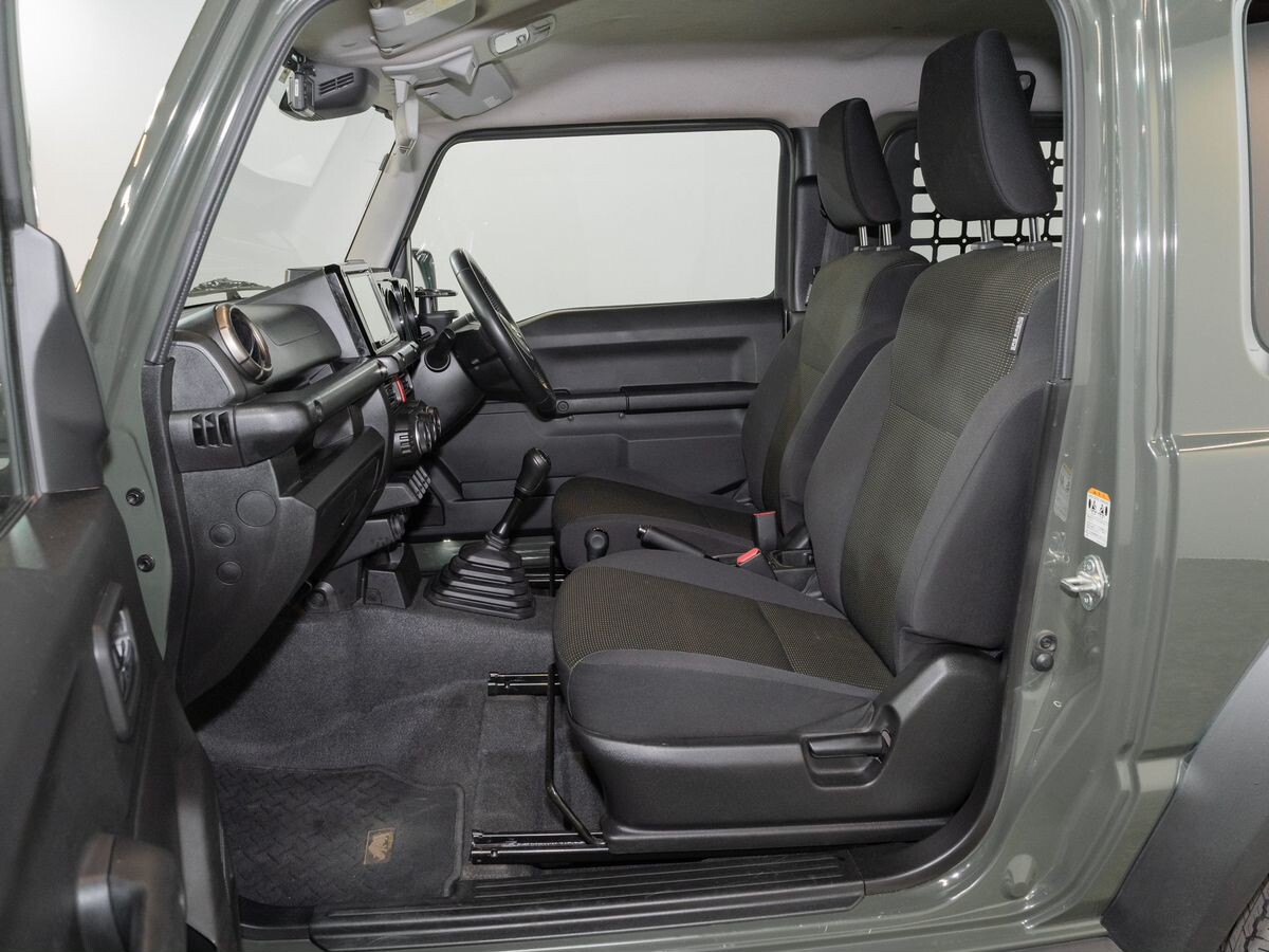 Suzuki Jimny Sierra 2019 - фото автомобиля
