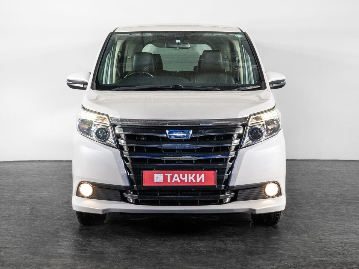 Toyota Noah 2014 - фото автомобиля
