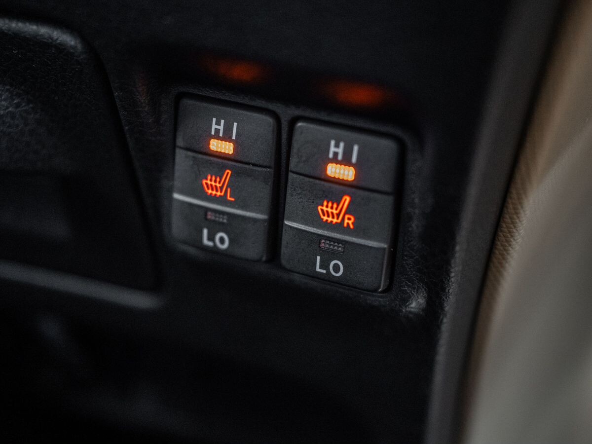 Toyota Noah 2014 - фото автомобиля