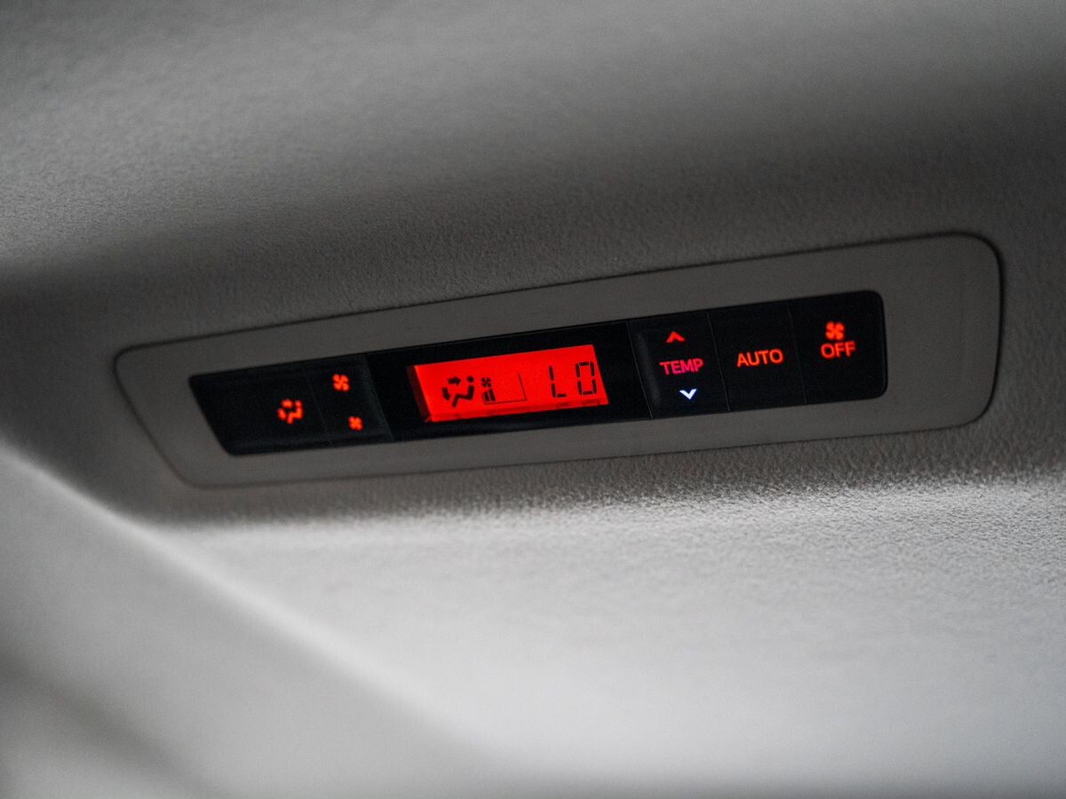Toyota Noah 2014 - фото автомобиля