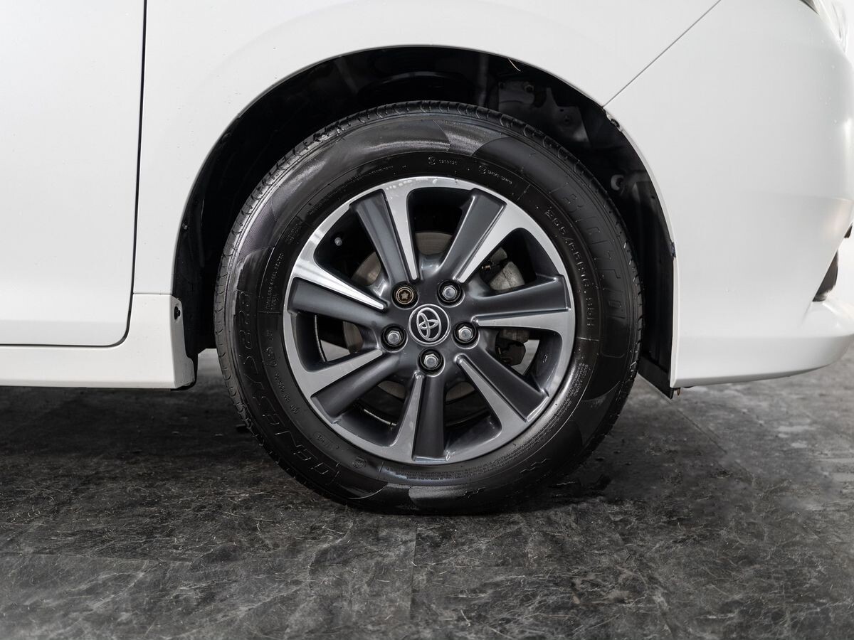 Toyota Noah 2014 - фото автомобиля