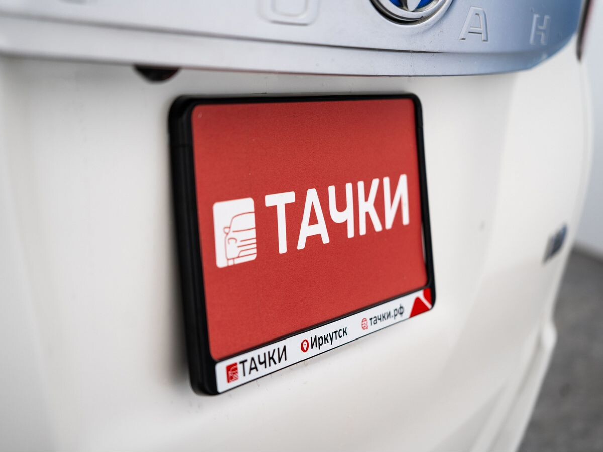 Toyota Noah 2014 - фото автомобиля