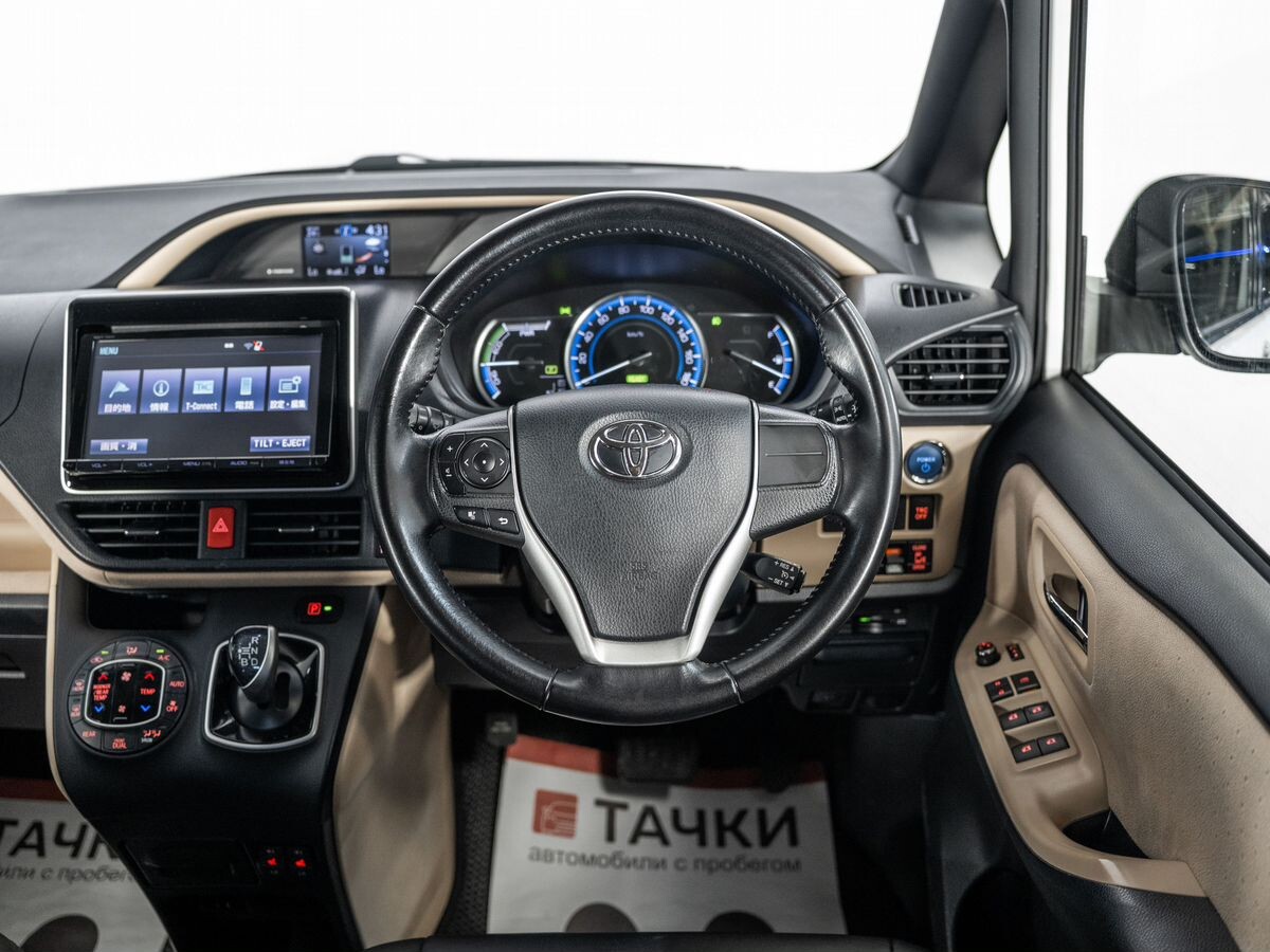 Toyota Noah 2014 - фото автомобиля