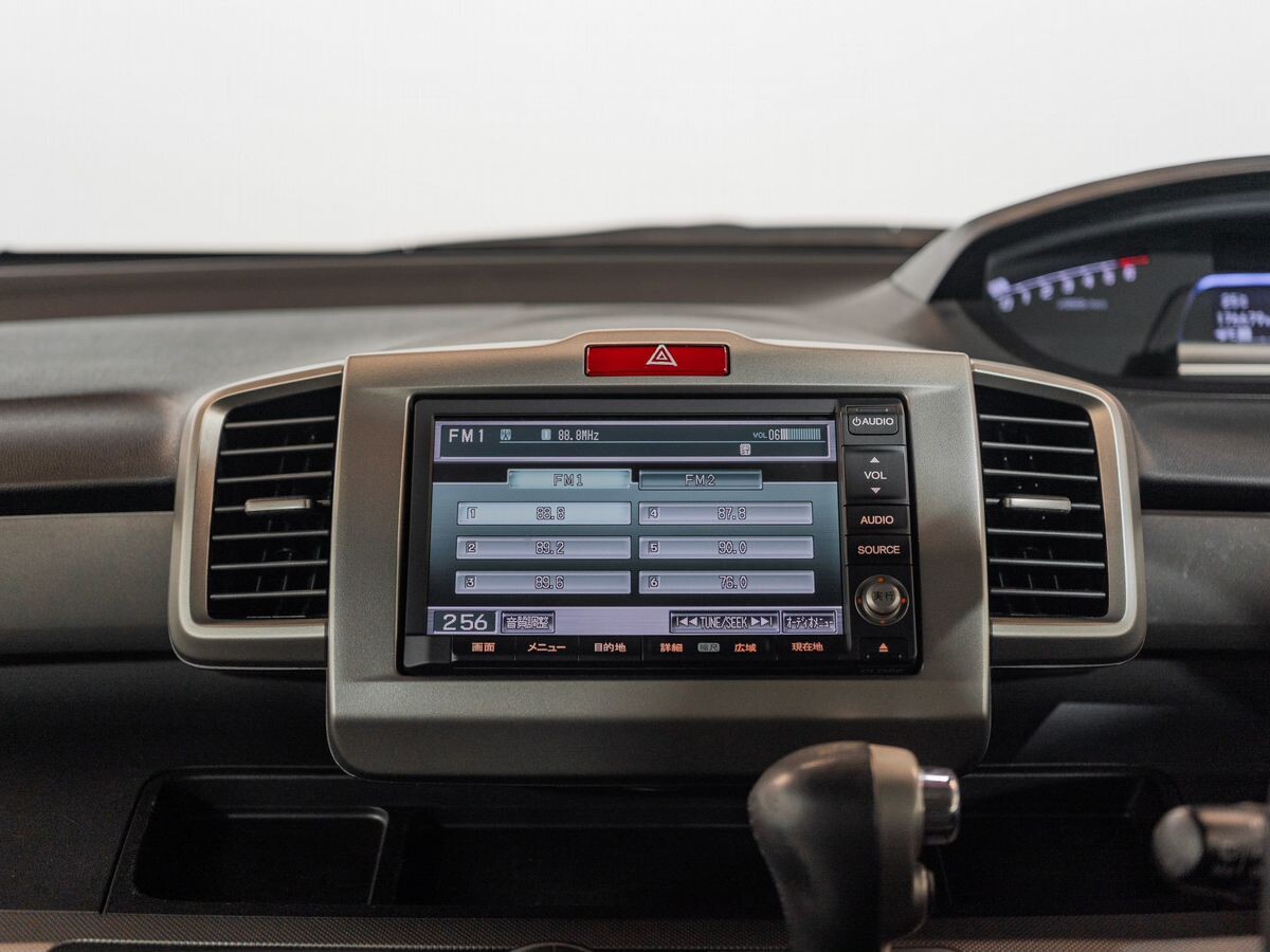 Honda Freed 2012 - фото автомобиля