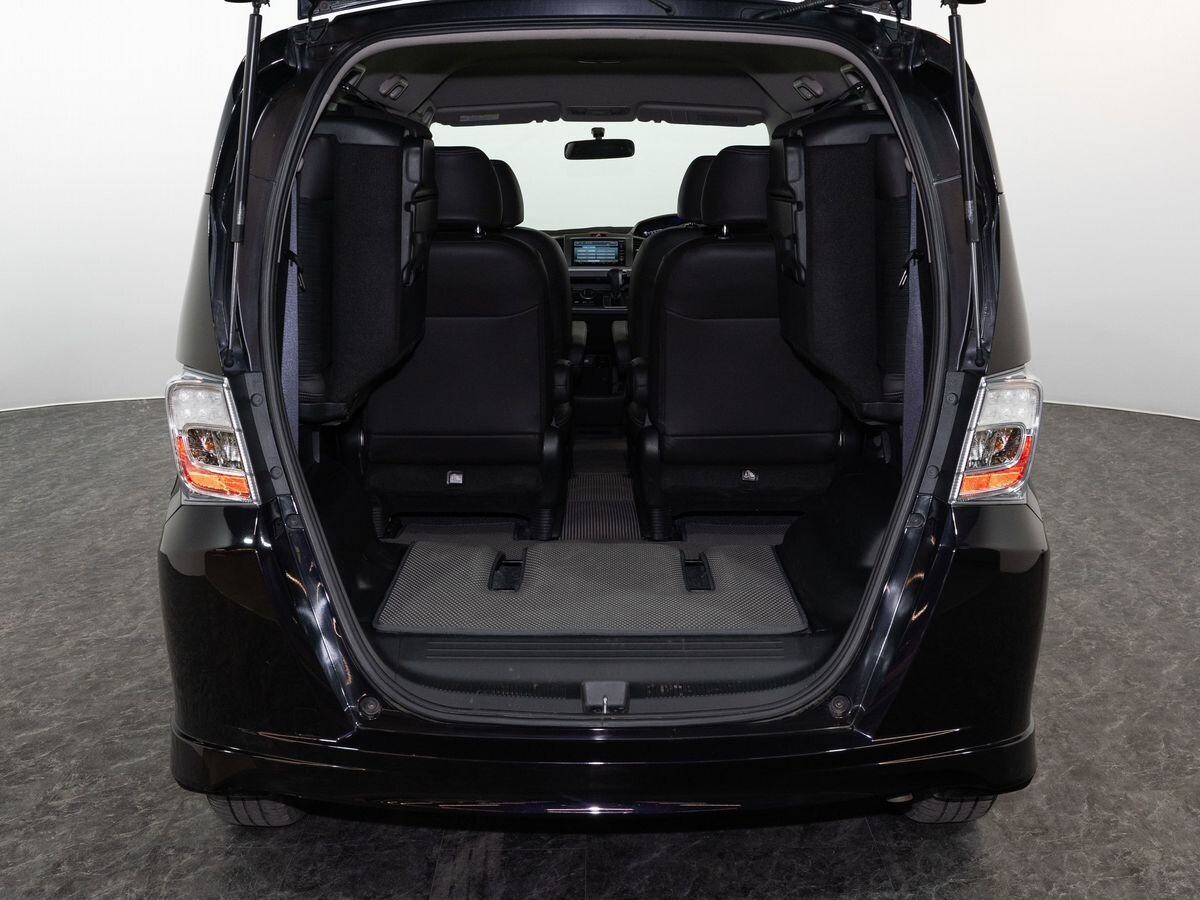 Honda Freed 2012 - фото автомобиля