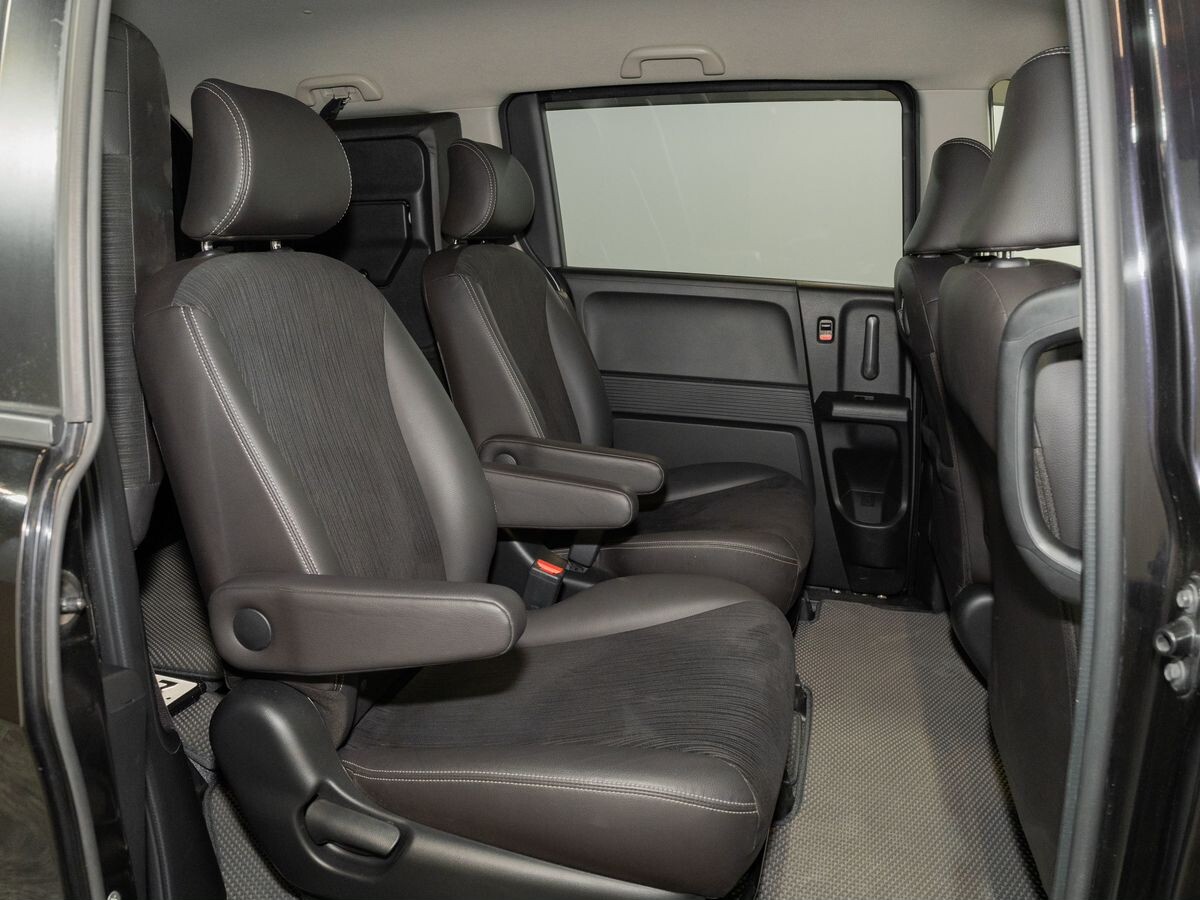 Honda Freed 2012 - фото автомобиля
