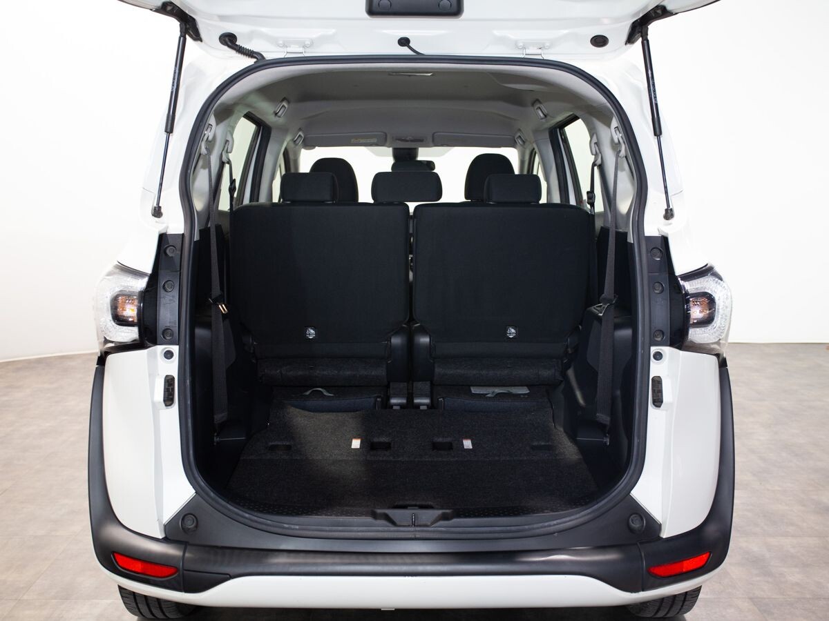 Toyota Sienta 2016 - фото автомобиля