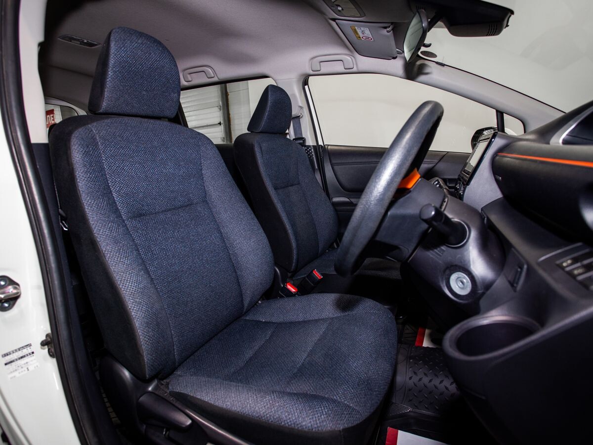 Toyota Sienta 2016 - фото автомобиля