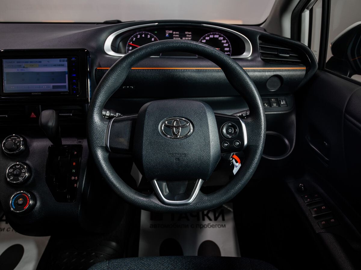 Toyota Sienta 2016 - фото автомобиля