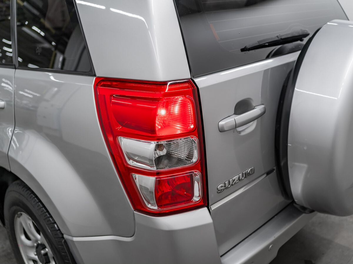 Suzuki Grand Vitara 2011 - фото автомобиля