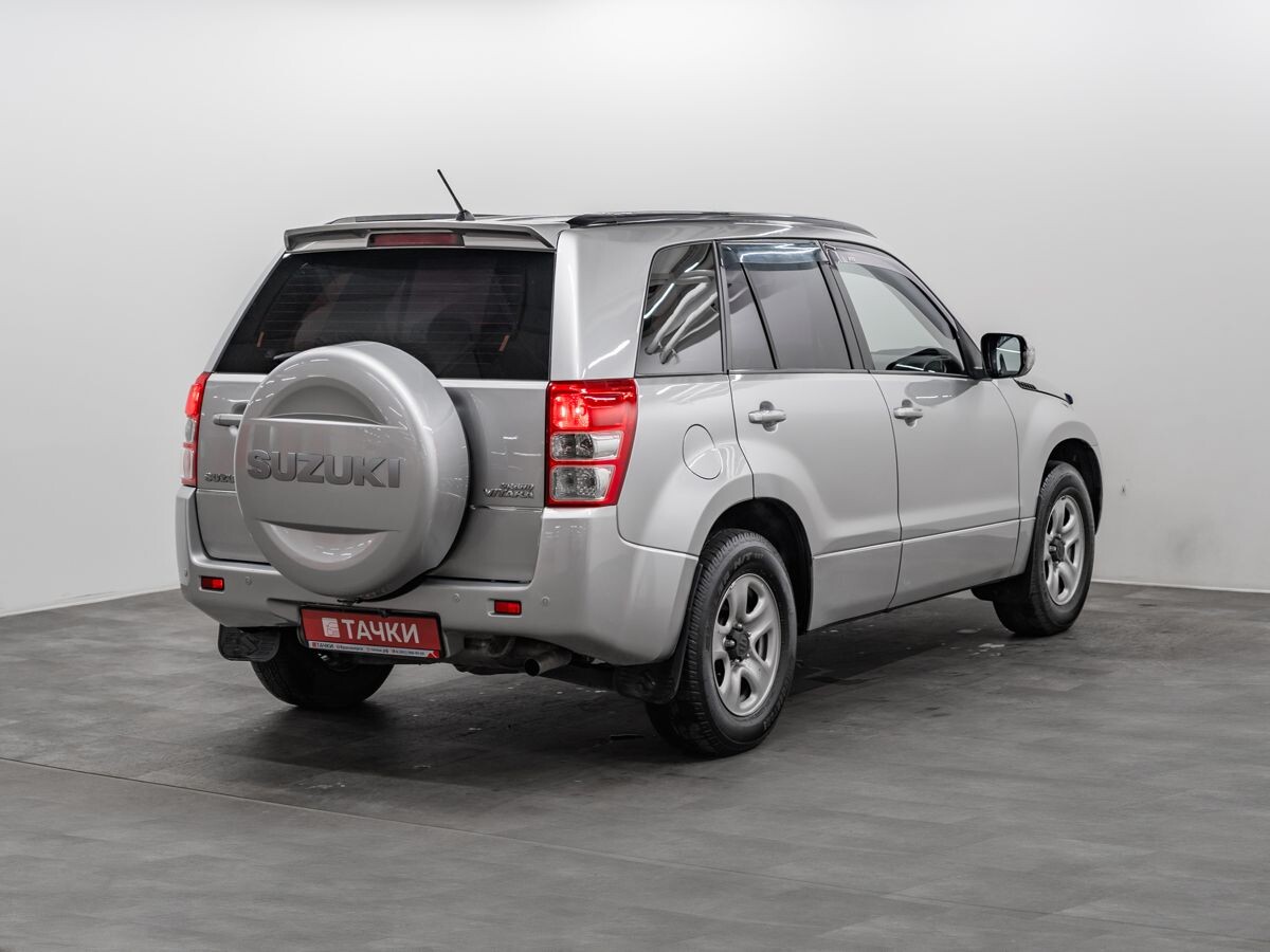 Suzuki Grand Vitara 2011 - фото автомобиля