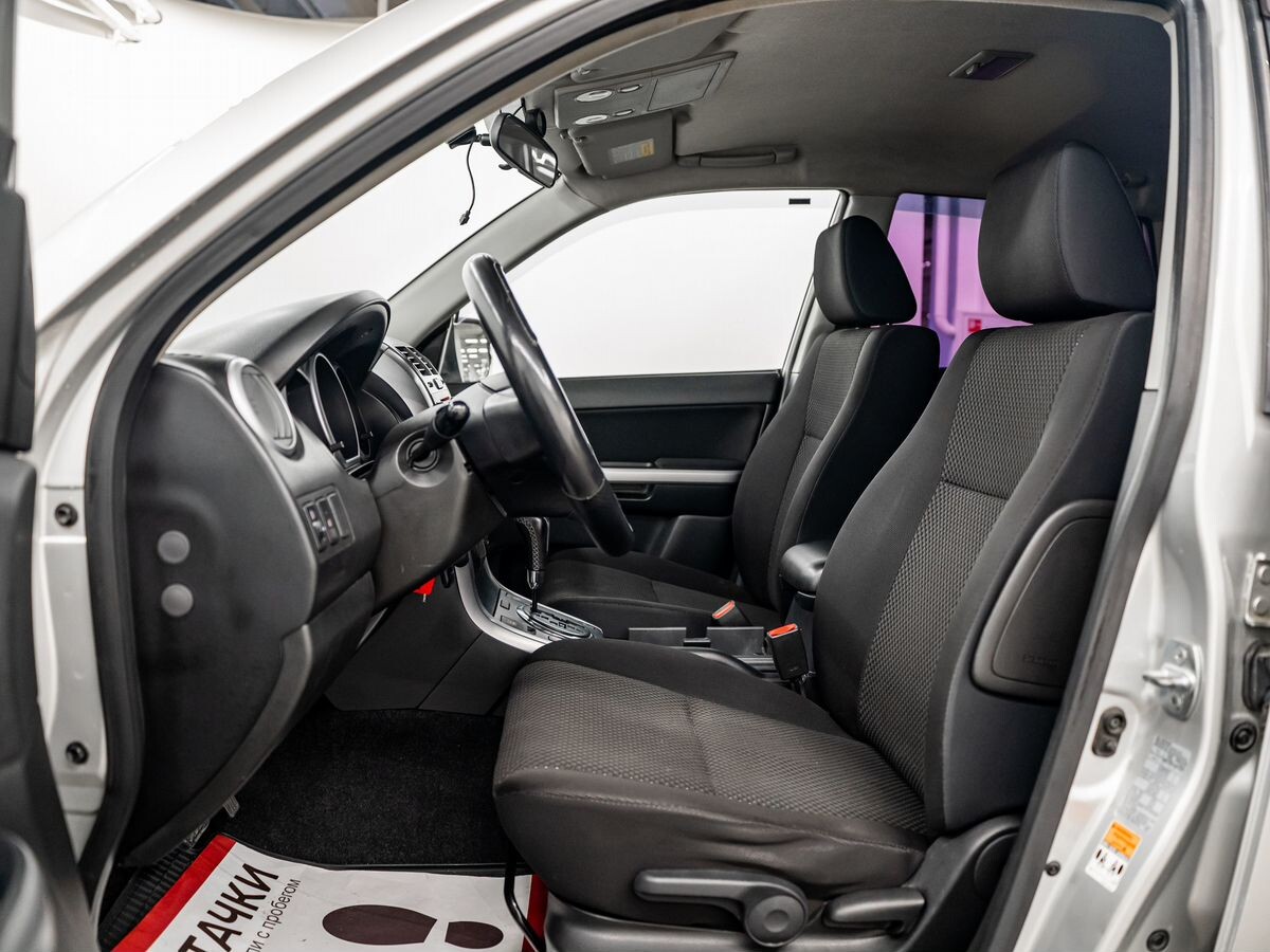 Suzuki Grand Vitara 2011 - фото автомобиля