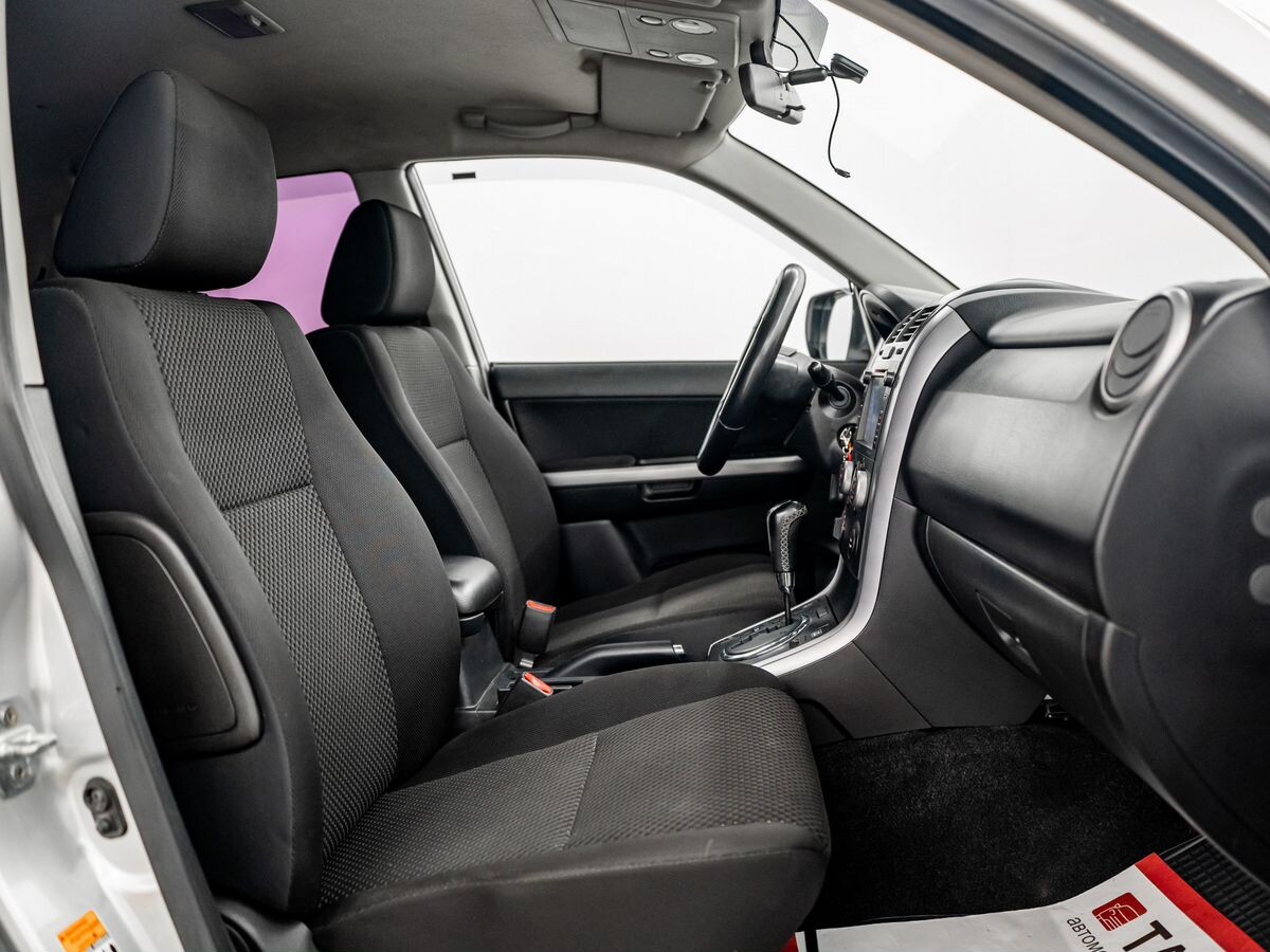 Suzuki Grand Vitara 2011 - фото автомобиля