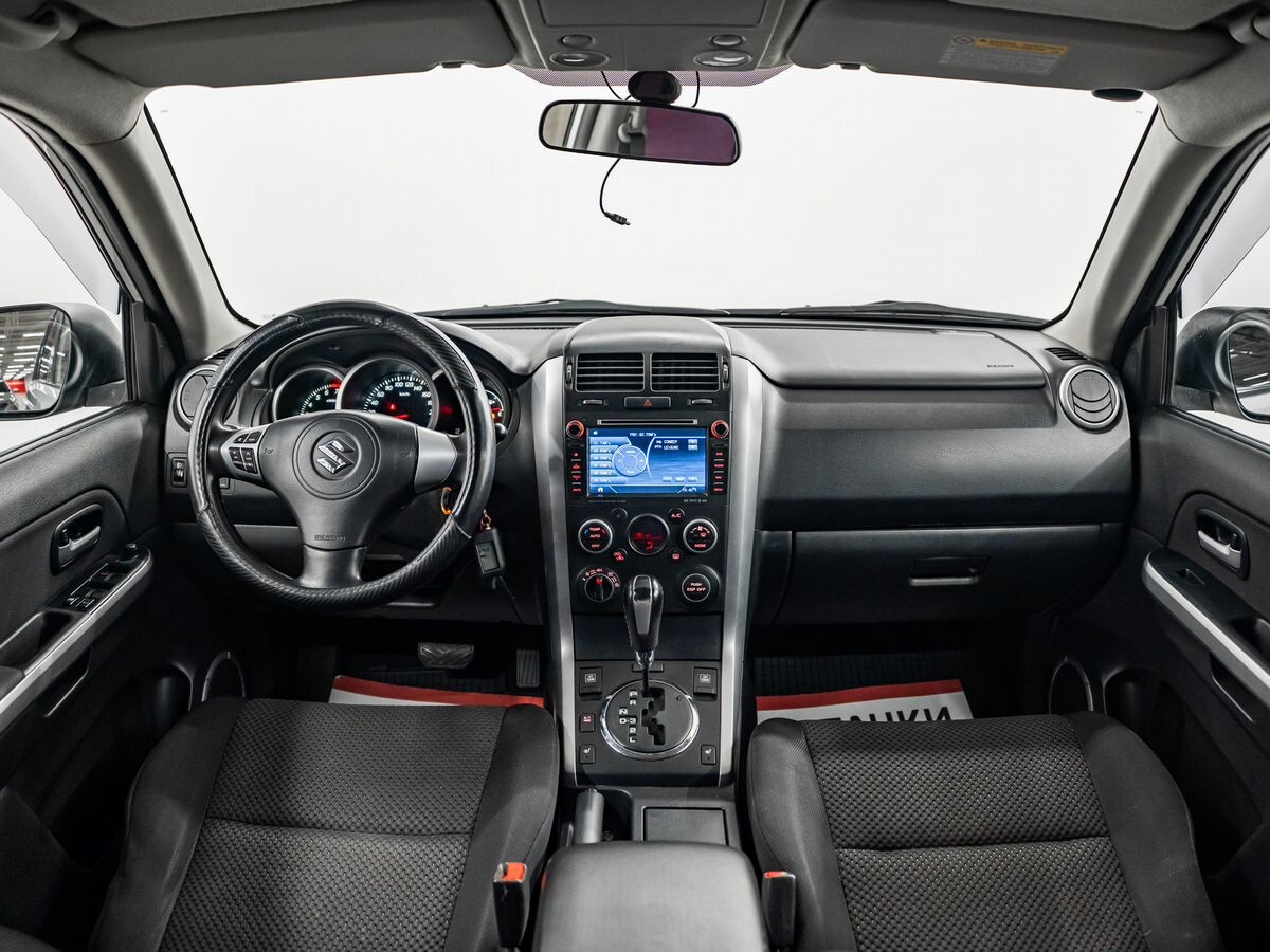 Suzuki Grand Vitara 2011 - фото автомобиля