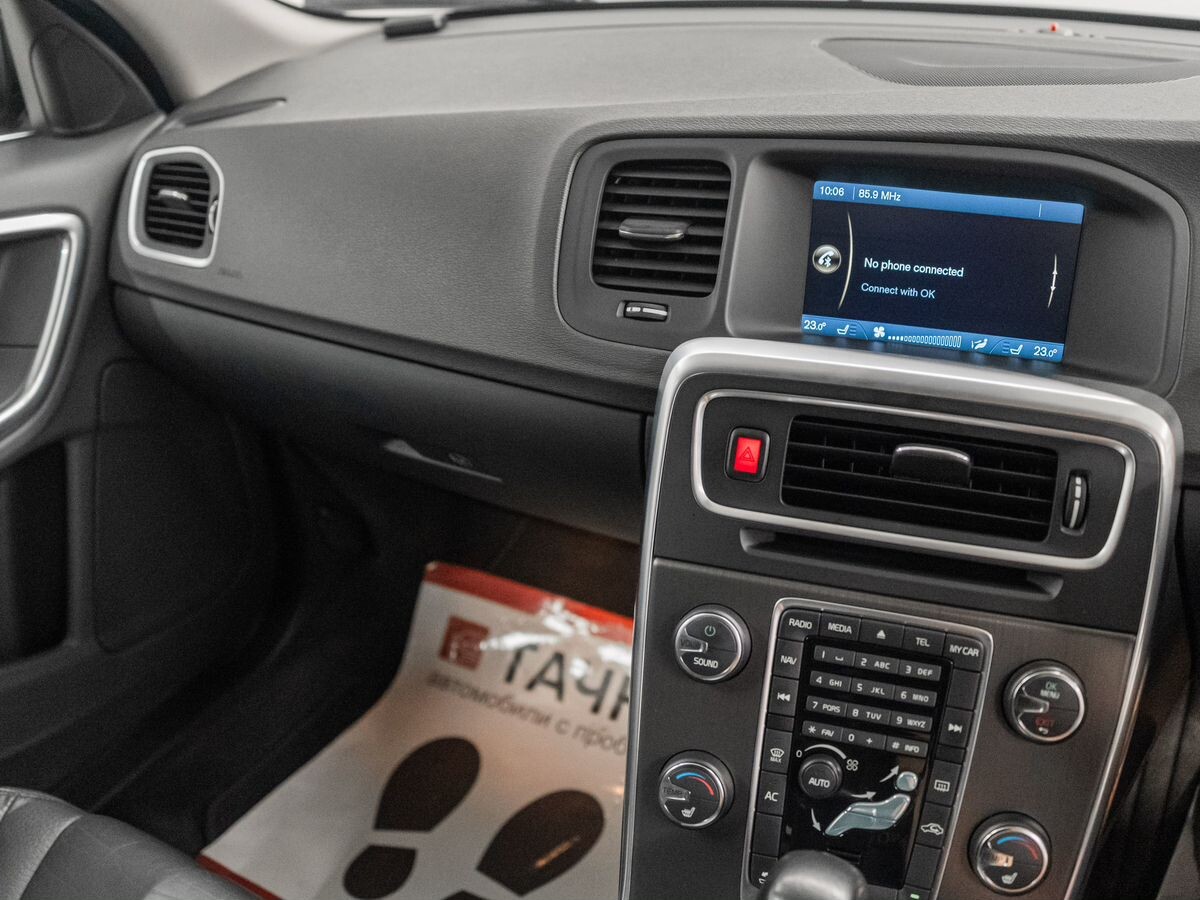 Volvo V60 2011 - фото автомобиля